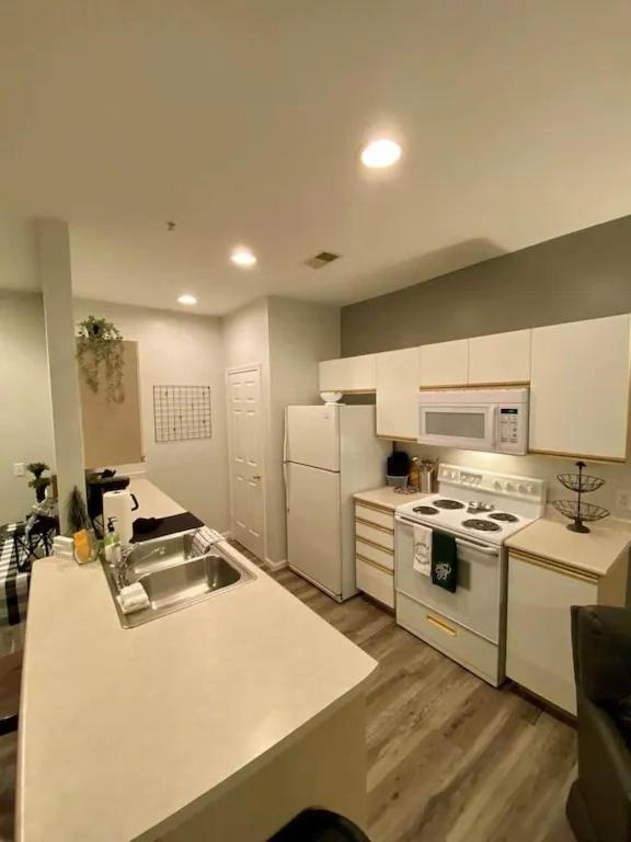 בראנסון Sunago Suites מראה חיצוני תמונה