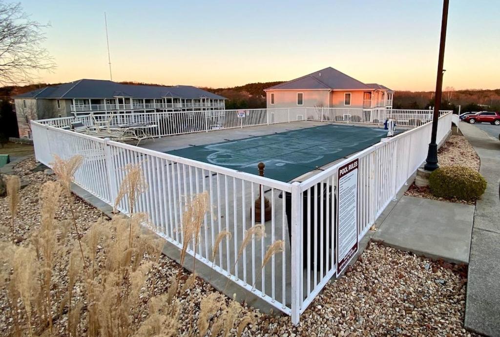 בראנסון Sunago Suites מראה חיצוני תמונה